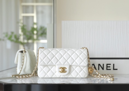 샤넬 미니 클래식 플랩 화이트 램스킨 C-061 13x20x7cm 가방 34405 Chanel Bag