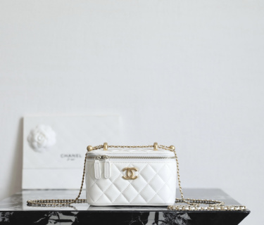 샤넬 봄여름 코스메틱 박스백 화이트 카프스킨 소가죽 C-811 9.5x17x8cm 가방 34450 Chanel Bag