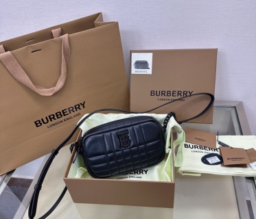 버버리 롤라 퀼팅 카메라백 39920