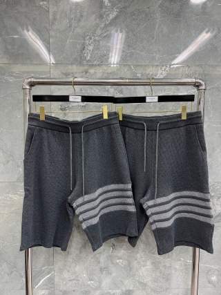 톰브라운 코튼 오버핏 니트 남녀공용 40412 Thom Browne Shorts
