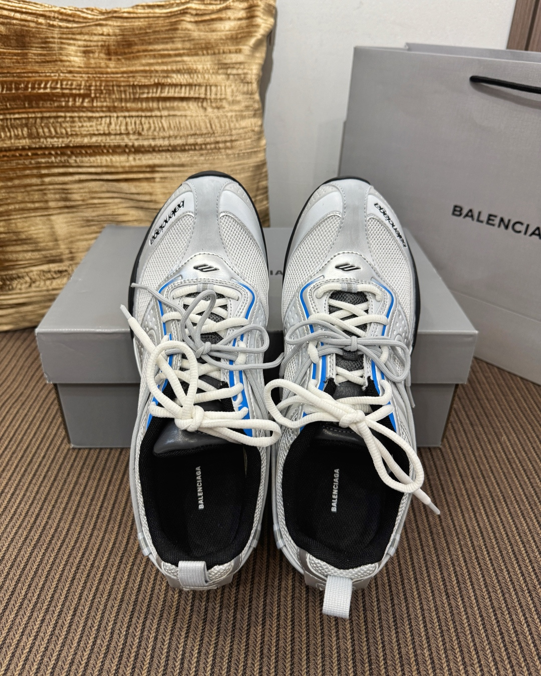 발렌시아가 신발 42402