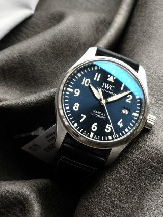IWC 마크 XX 파일럿 시계 블랙 다이얼 사파이어 글라스 42477