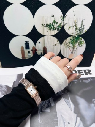 까르띠에 탱크 쿼츠 무브먼트 다이아 사파이어 글라스 스틸밴드 가죽스트랩 레플리카 42928 Cartier