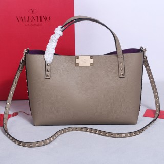 발렌티노 가라바니 락스터드 카프스킨 토트백 레플리카 Valentino Bag