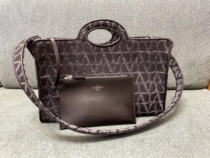발렌티노 V로고 램스킨 토트백 레플리카 Valentino Bag