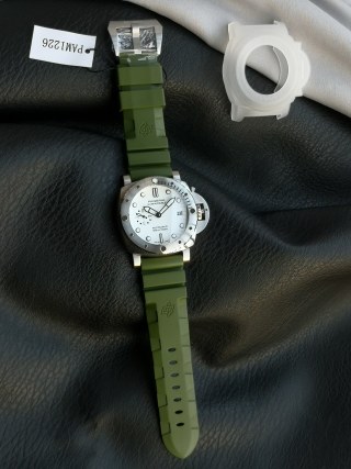 파네라이 서브머시블 PAM1226 그린 다이얼 한정판 VS 공장 레플리카 43865 Panerai