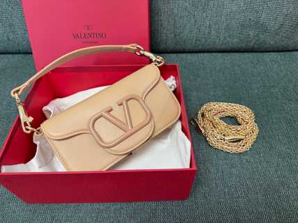 발렌티노 V로고 카프스킨 핸드백 레플리카 Valentino Bag
