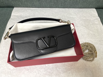 발렌티노 V로고 카프스킨 핸드백 레플리카 Valentino Bag