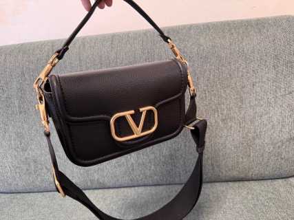 발렌티노 가라바니 올타임 V로고 카프스킨 크로스백 레플리카 Valentino Bag