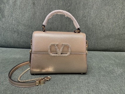 발렌티노 V로고 램스킨 크로스백 레플리카 Valentino Bag