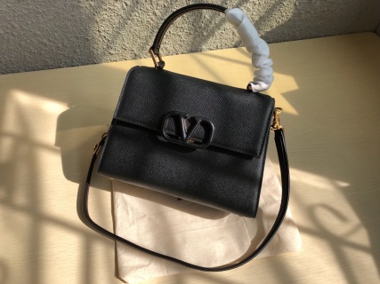 발렌티노 가라바니 V슬링 브리프케이스 레플리카 Valentino Bag