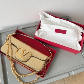 발렌티노 V로고 카프스킨 핸드백 레플리카 Valentino Bag