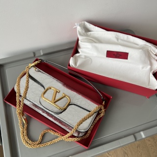 발렌티노 V로고 카프스킨 핸드백 레플리카 Valentino Bag