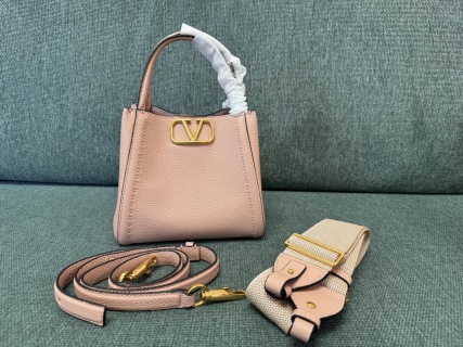 발렌티노 V로고 카프스킨 크로스백 레플리카 Valentino Bag