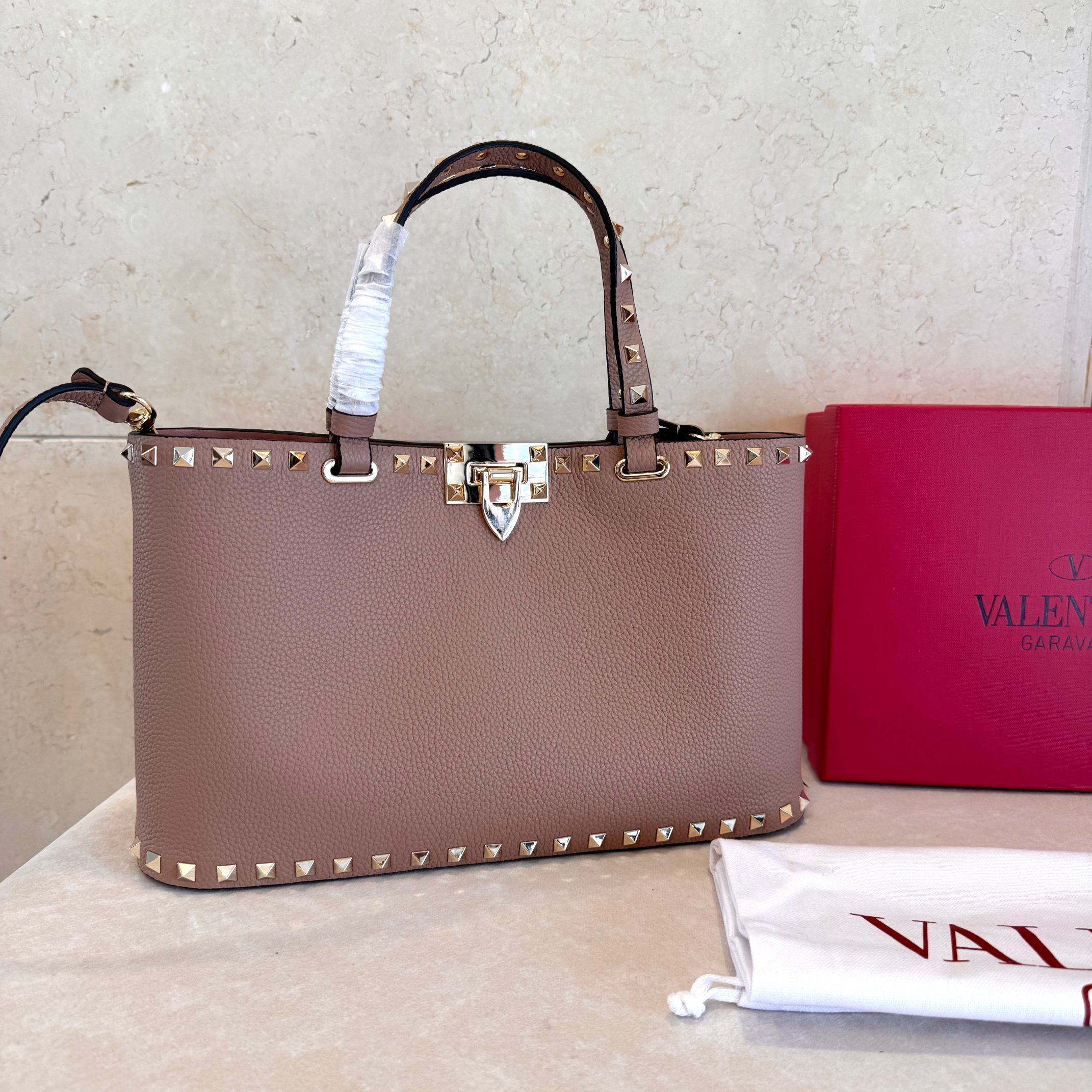 발렌티노 가라바니 락스터드 8001 카프스킨 23x15.5x6cm 크로스백 레플리카 Valentino Bag