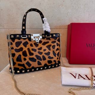 발렌티노 가라바니 락스터드 카프스킨 크로스백 레플리카 Valentino Bag