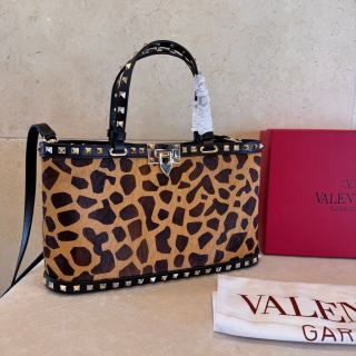 발렌티노 가라바니 락스터드 카프스킨 크로스백 레플리카 Valentino Bag