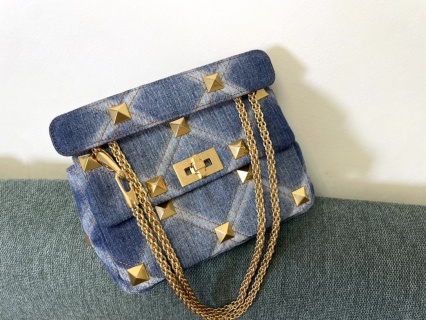발렌티노 가라바니 로만 스터드 데님 체인 숄더백 레플리카 Valentino Bag