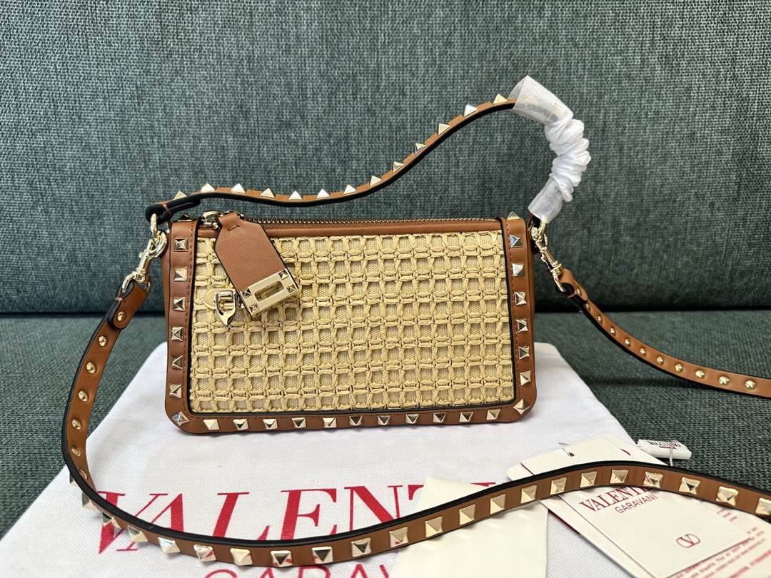 발렌티노 가라바니 락스터드0 라피아 카프스킨 19x13x7cm 크로스백 레플리카 Valentino Bag