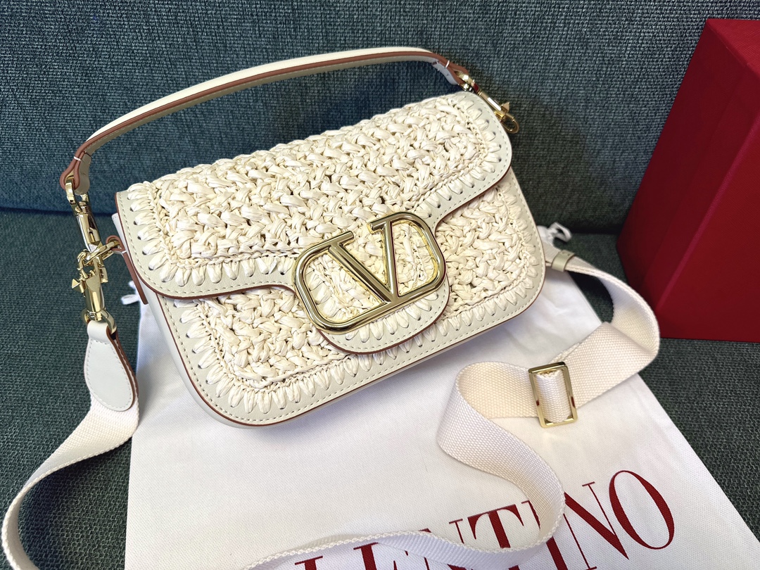 발렌티노 가라바니 올타임 V로고 2046 라피아 램스킨 크로스백 레플리카 Valentino Bag