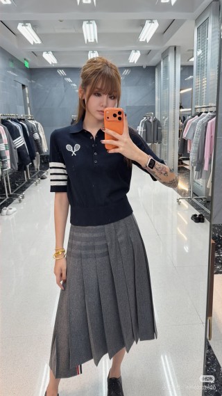 톰브라운 여성 자수 반팔 니트 레플리카 45222 Thom Browne Women T Shirt