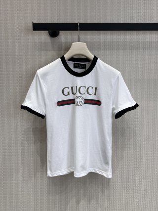 구찌 여성 2026SS 프린트 프릴 크루넥 반팔 티셔츠 레플리카 45437 Gucci Women T Shirt