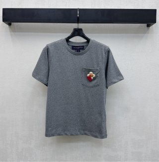 루이비통 여성 2026SS 플라워 포켓 크루넥 코튼 반팔 티셔츠 레플리카 45665 Louis Vuitton Women T Shirt