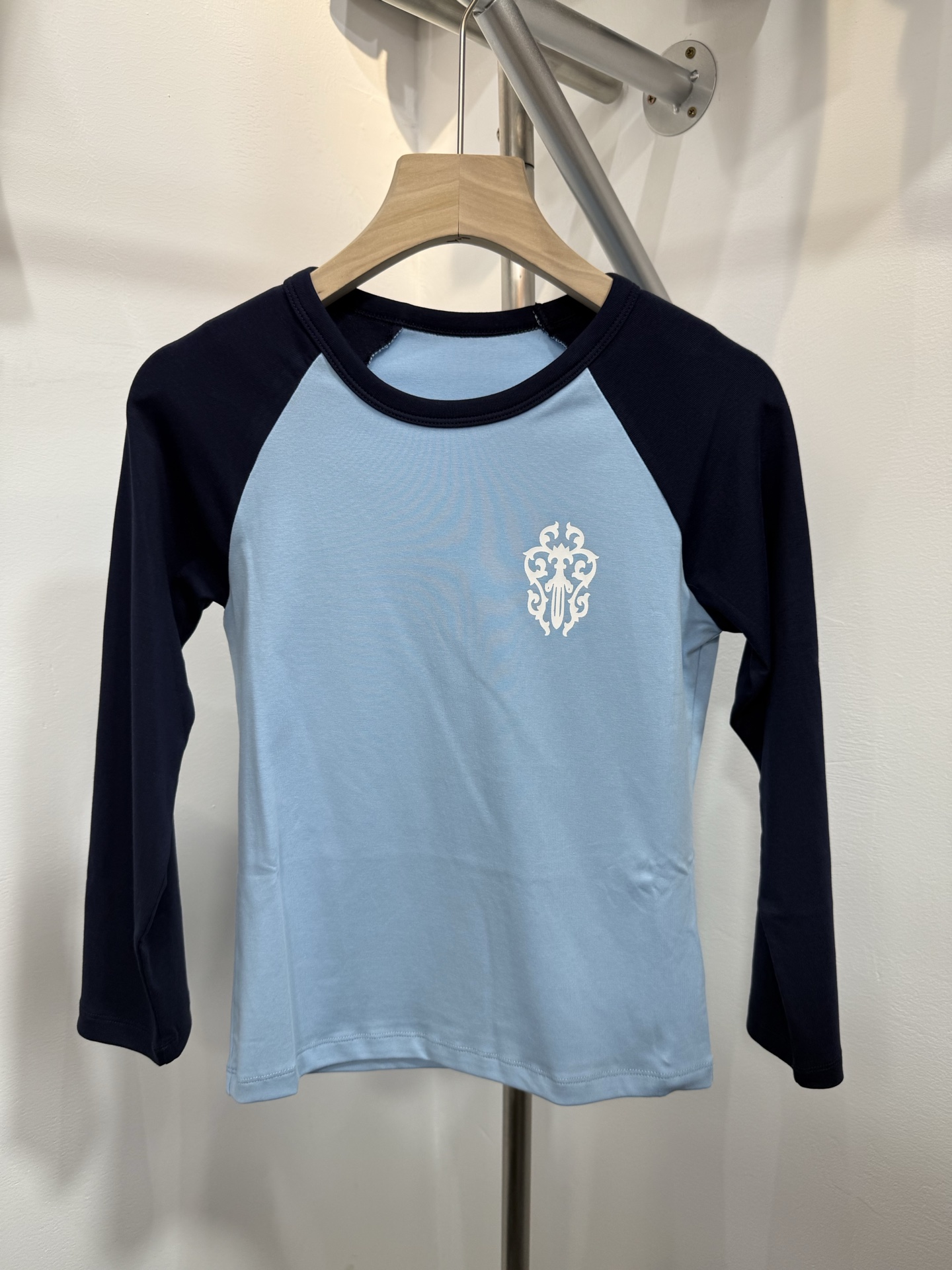 크롬하츠 로고 긴팔 셔츠 여성의류 레플리카 46355 Chrome Hearts Women Long Sleeve