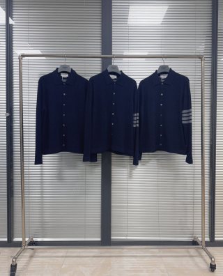 톰브라운 캐시미어 그레이 남성 니트 레플리카 46725 Thom Browne