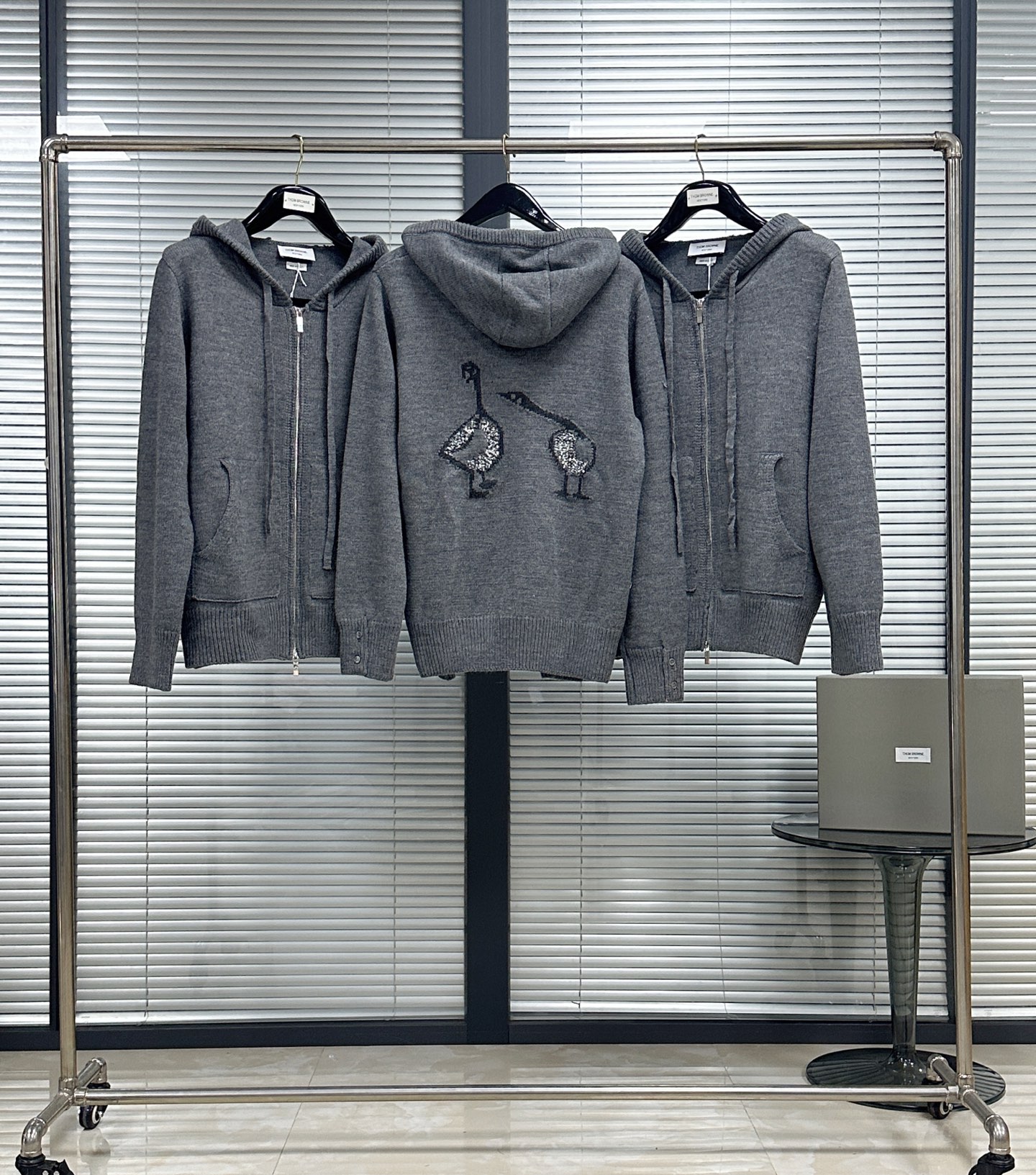 톰브라운 화이트 남성 후드 레플리카 46735 Thom Browne