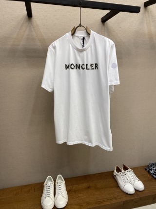 몽클레어 로고 프린트 남성 반팔티셔츠 48570