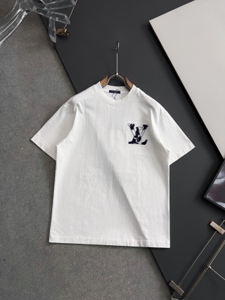 루이비통 남여공용 반팔 26SS 48749 Louis Vuitton T Shirt