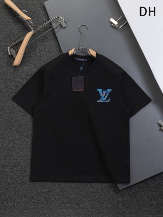 루이비통 남여공용 반팔 26SS 48753 Louis Vuitton T Shirt