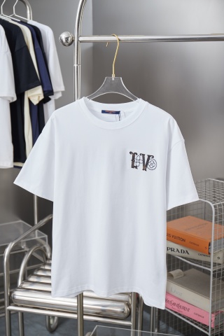 루이비통 남성 반팔 26SS 48762 Louis Vuitton T Shirt