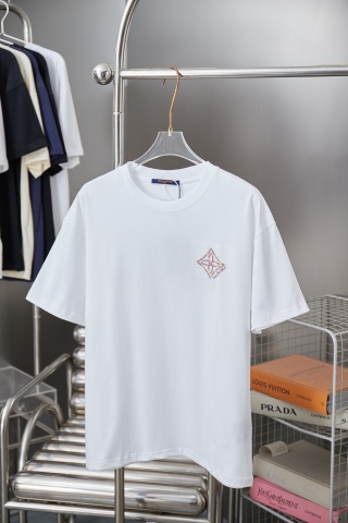 루이비통 남성 반팔 26SS 48835 Louis Vuitton T Shirt