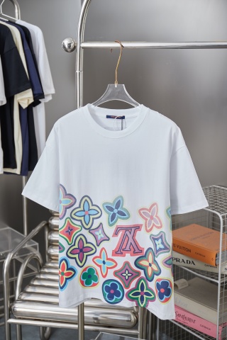 루이비통 남성 반팔 26SS 48840 Louis Vuitton T Shirt