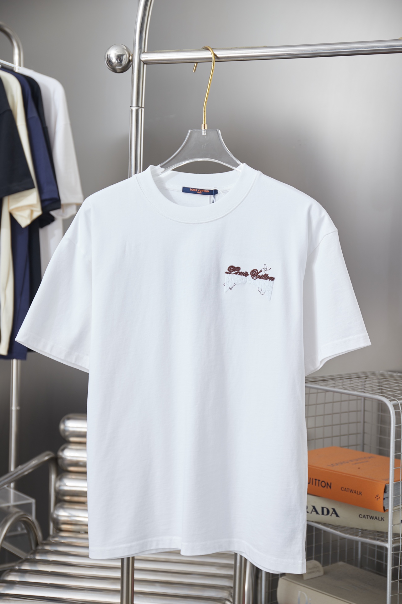 루이비통 남성 반팔 26SS 48860 Louis Vuitton T Shirt