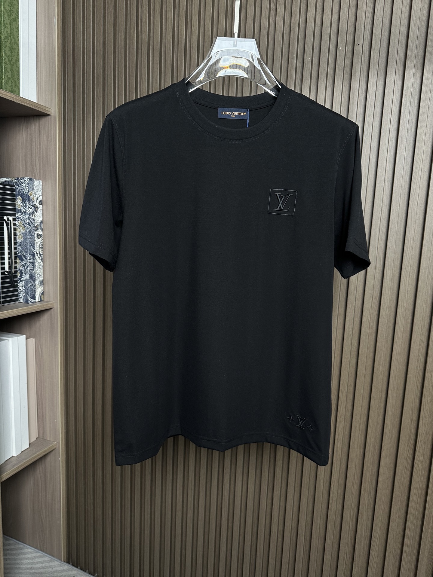 루이비통 남성 반팔 26SS 49022 Louis Vuitton T Shirt