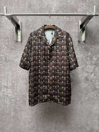 루이비통 남성 반팔 26SS 49062 Louis Vuitton T Shirt