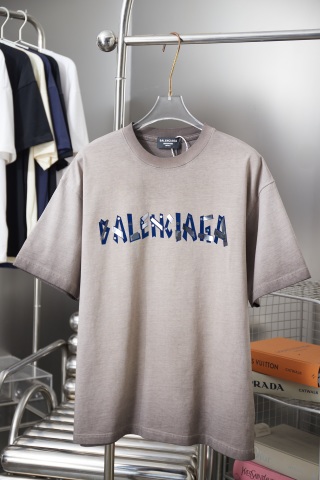 발렌시아가 남성 반팔 26SS 49164 Balenciaga T Shirt