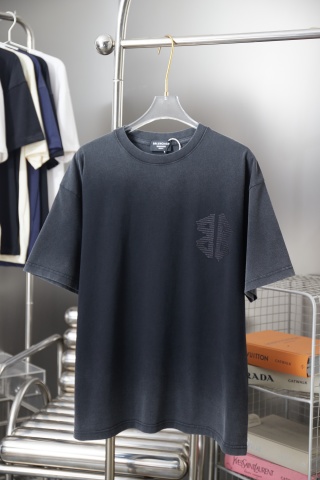 발렌시아가 남성 반팔 26SS 49168 Balenciaga T Shirt