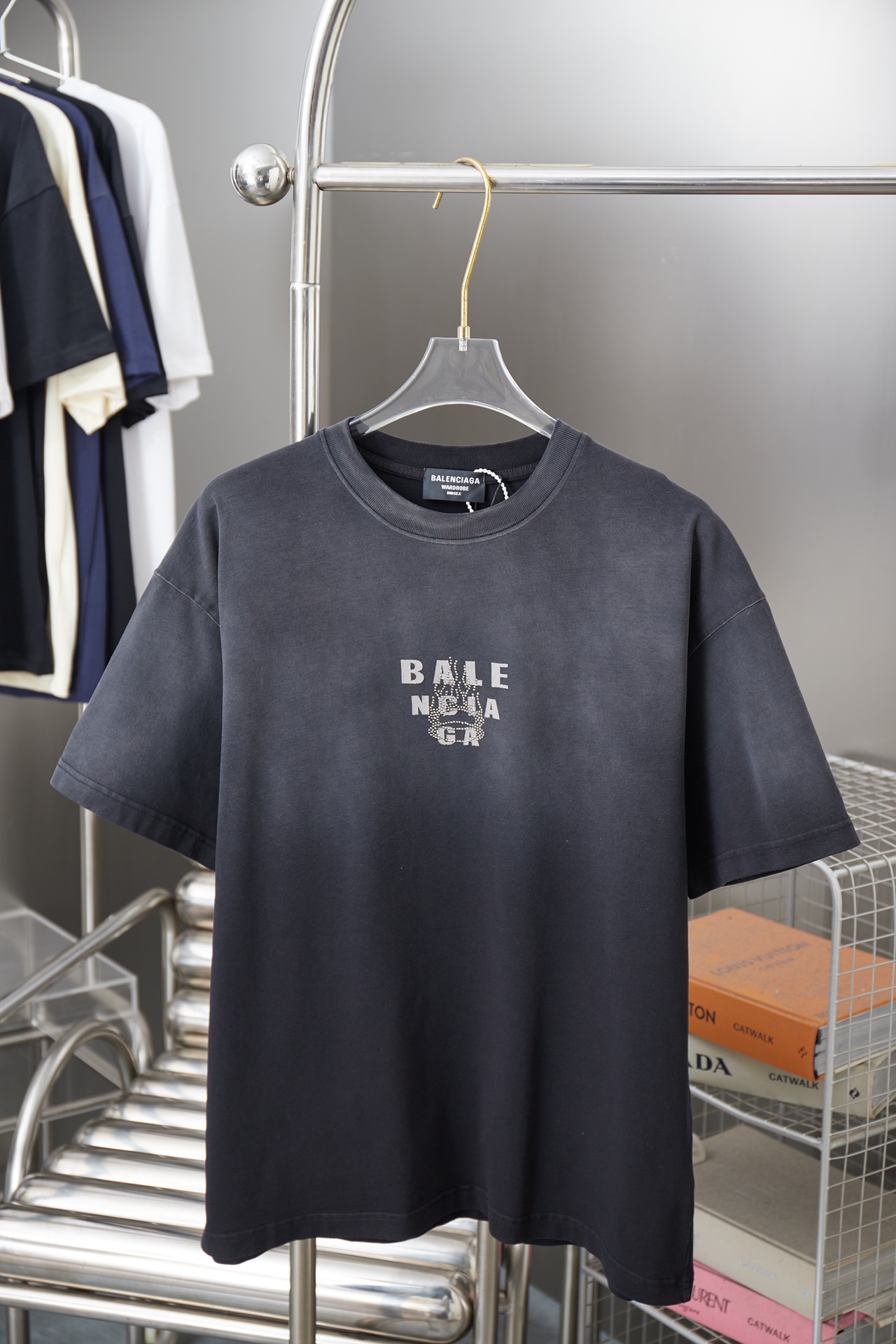 발렌시아가 남성 반팔 26SS 49177 Balenciaga T Shirt