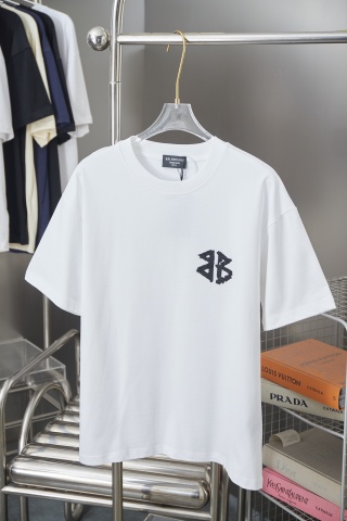발렌시아가 남성 반팔 26SS 49180 Balenciaga T Shirt