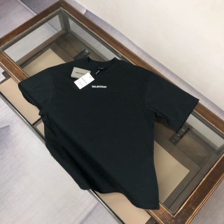 발렌시아가 남성 크루넥 반팔 티셔츠 26 SS 49217