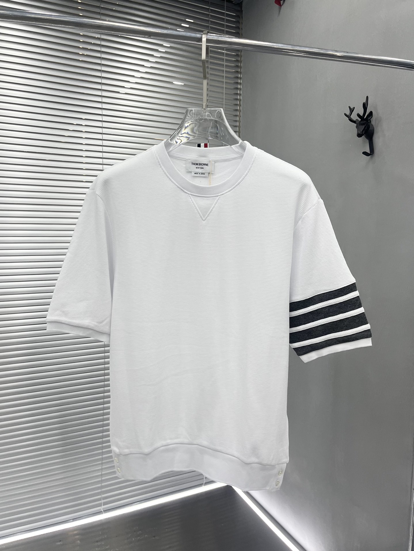 톰브라운 남여공용 반팔 50399 Thom Browne T Shirt