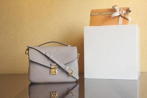 루이비통 모노그램 앙프렝뜨 M44881 가방 Louis Vuitton Bag