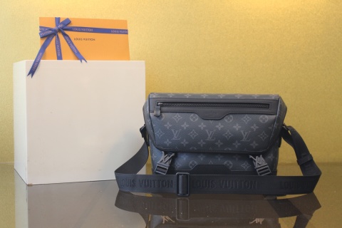 루이비통 모노그램 이클립스 M12517 가방 Louis Vuitton Bag