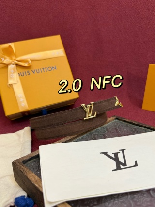 루이비통 LV 이니셜 골드 메탈 스웨이드 벨트 57609