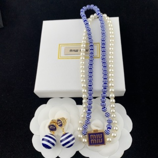 미우미우 귀걸이 61064 Miu Miu Earrings