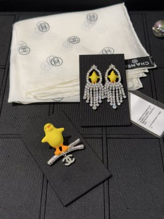 샤넬 노란 병아리 크리스탈 귀걸이 65707